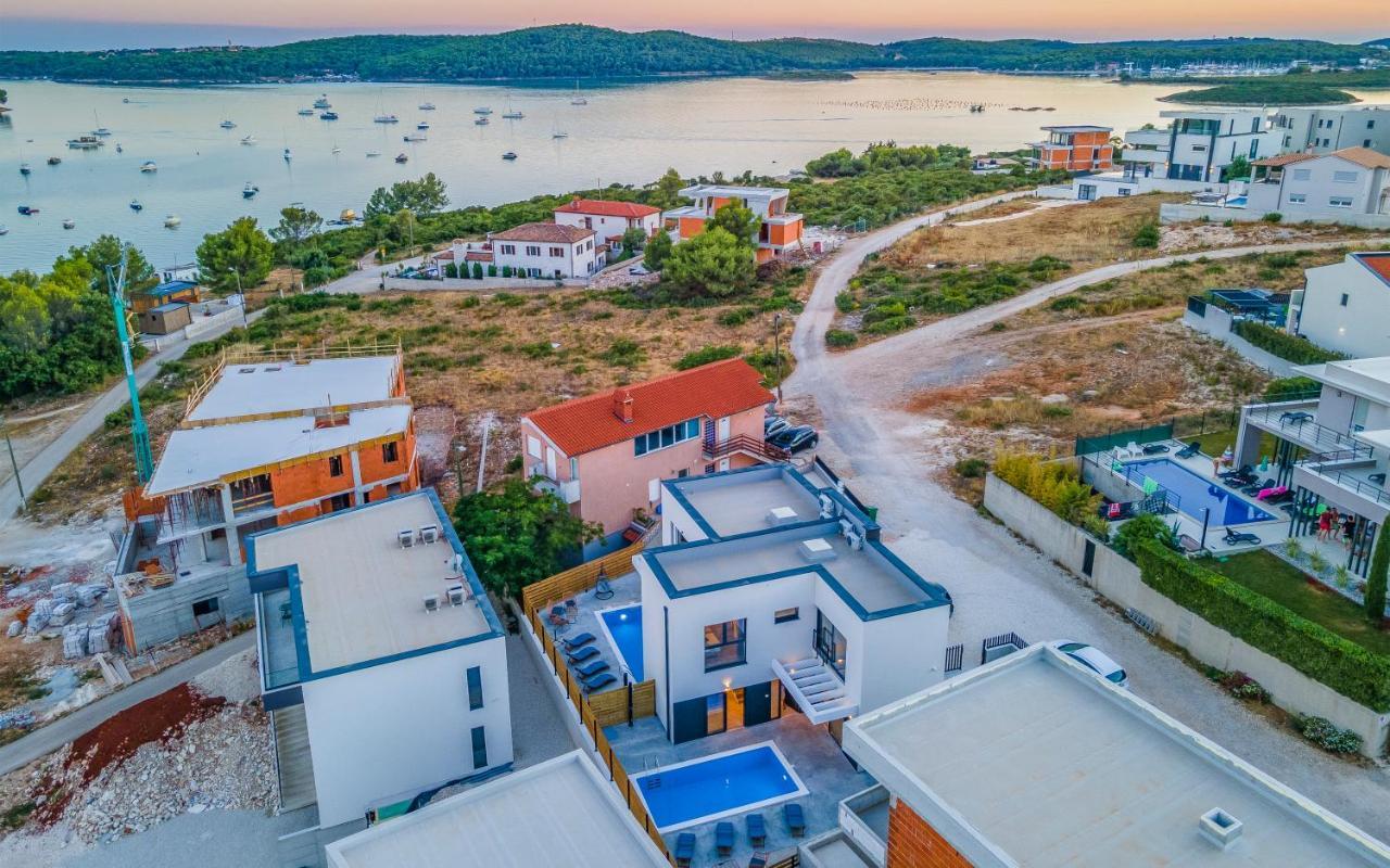 Villa Rougemarin - Marin With Private Pool Медулин Екстер'єр фото